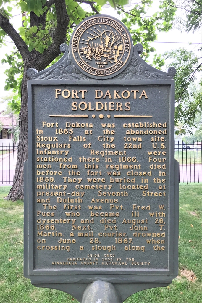 FORT DAKOTA SOLDIERS MEMORIAL MARKER FRONT