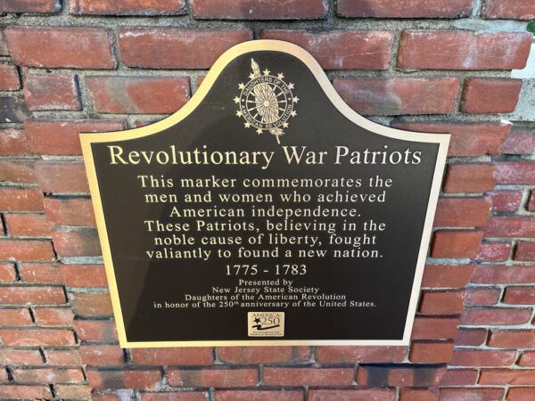 TRENTON REVOLUTIONARY WAR PATRIOTS MEMORIAL PLAQUE
