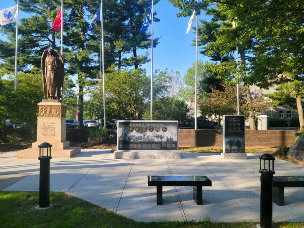 SUMMIT WAR VETERANS MEMORIAL
