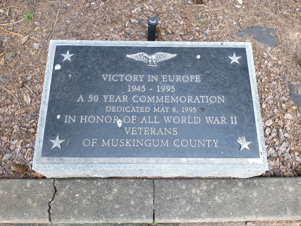 MUSKINGUM COUNTY WORLD WAR II 50 YEAR COMMEMORATION MEMORIAL