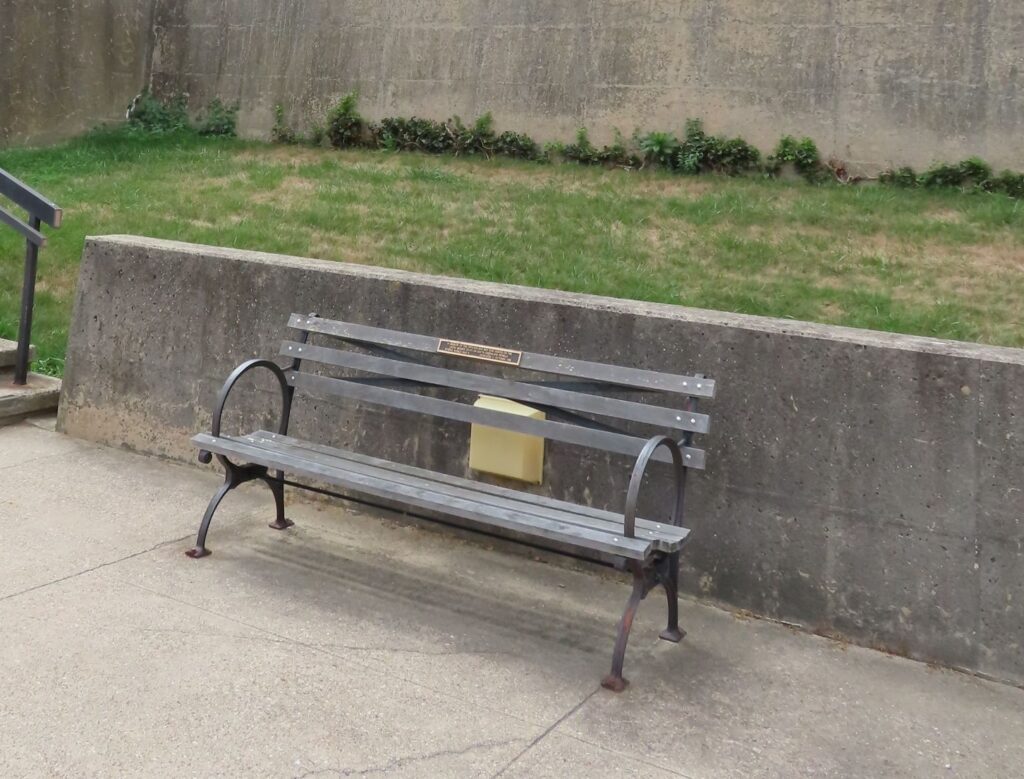 USCGC MOJAVE (W-47 WAR MEMORIAL BENCH