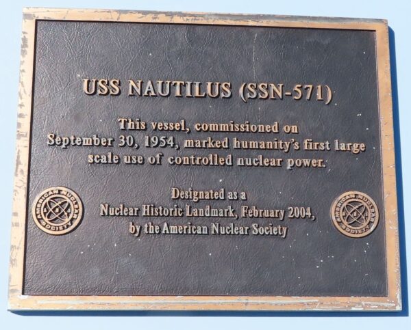USS NAUTILUS (SSN-571) MEMORIAL PLAQUE
