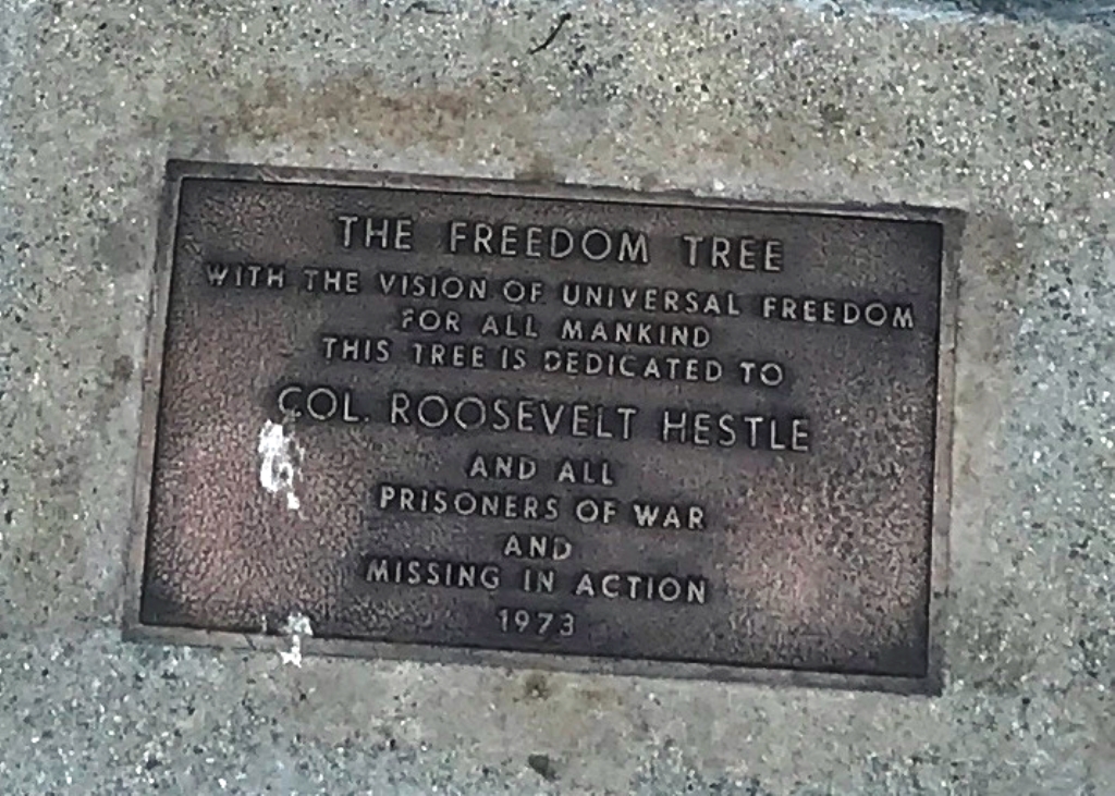 THE FEEDOM TREE COL ROOSEVELT HESTLE WAR MEMORIAL PLAQUE