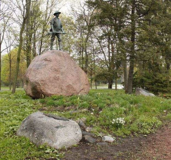 OSHKOSH SPANISH-AMERICAN WAR MEMORIAL