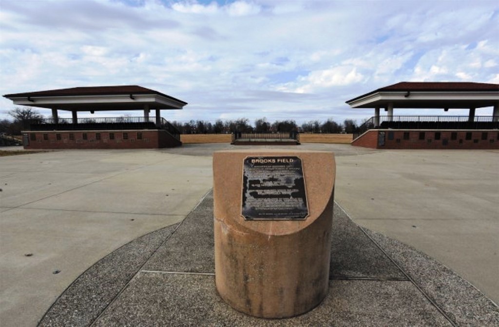 BROOKS FIELD WAR MEMORIAL