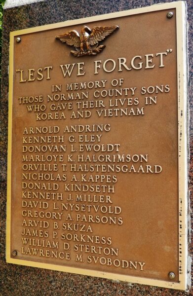 “LEST WE FORGET” NORMAN COUNTY WAR VETERANS MEMORIAL PLAQUE C