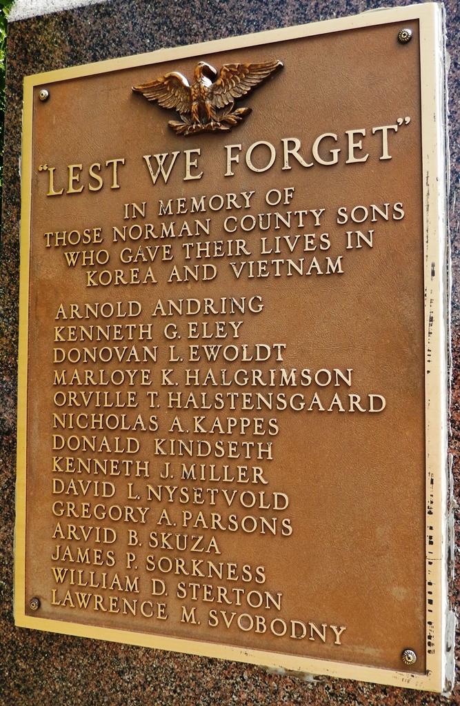 “LEST WE FORGET” NORMAN COUNTY WAR VETERANS MEMORIAL PLAQUE C