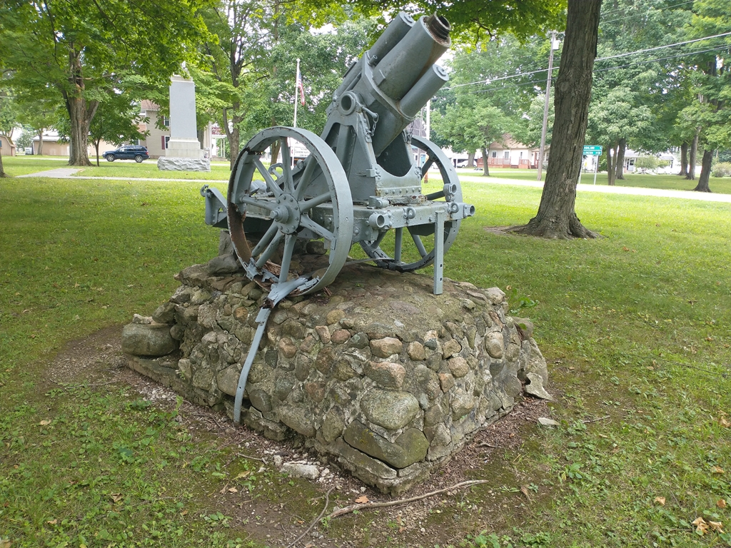 THIS GERMAN CANNON WAR MEMORIAL