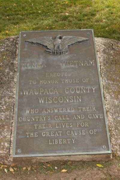 WAUPACA COUNTY KOREA VIETNAM WAR MEMORIAL PLAQUE