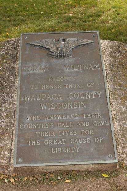 WAUPACA COUNTY KOREA VIETNAM WAR MEMORIAL PLAQUE