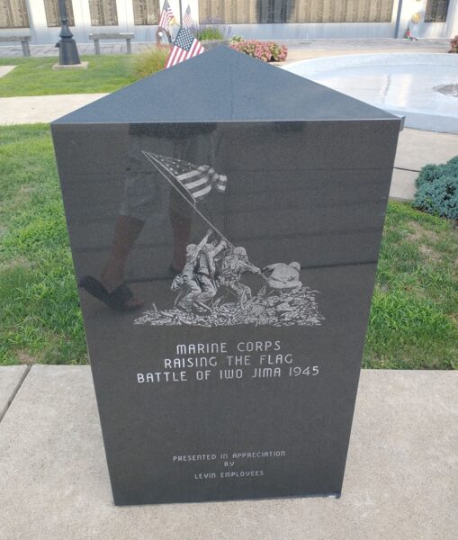 UNCOMMON VALOR WAS A COMMON VIRTUE WAR MEMORIAL SIDE B