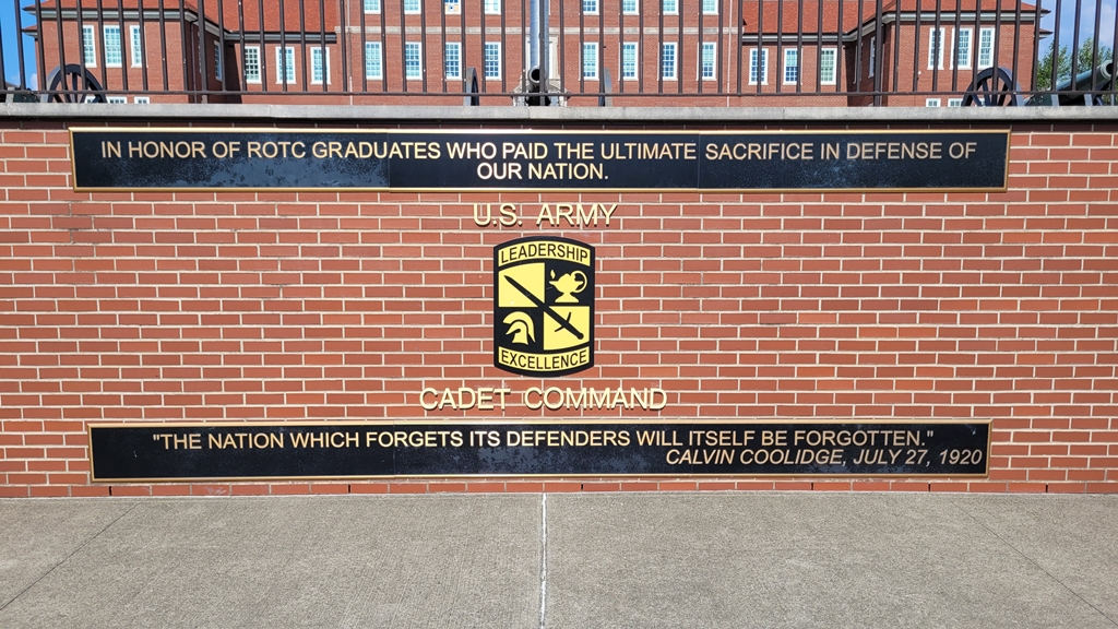 U.S. ARMY ROTC MEMORIAL CLOSE-UP