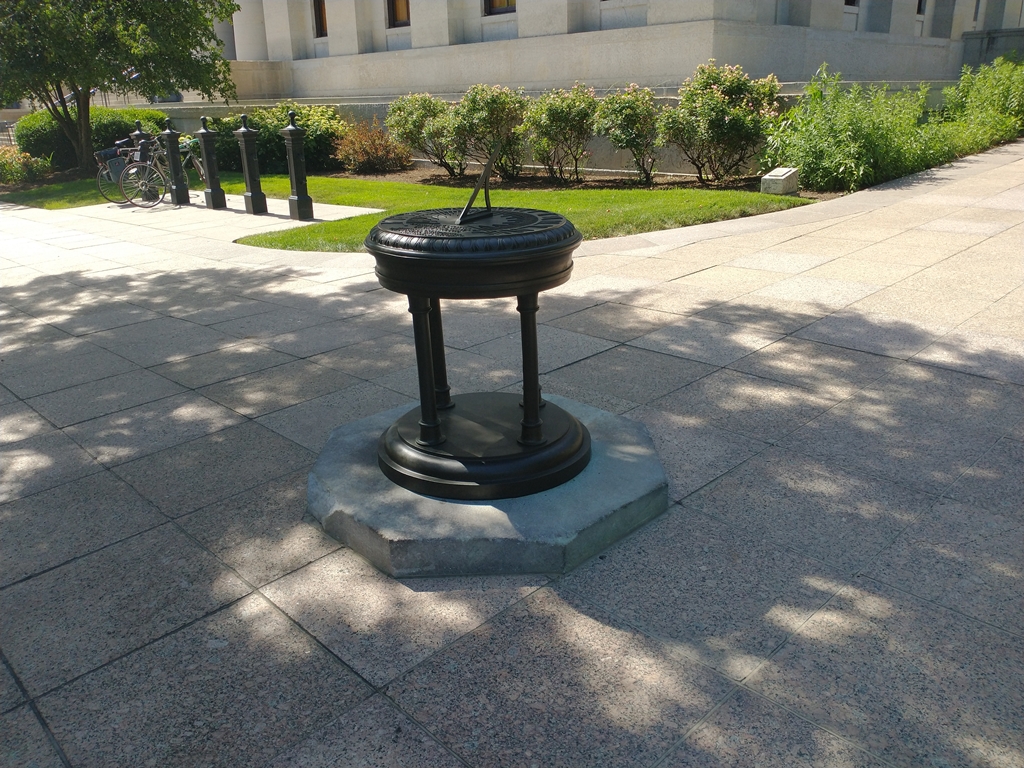 “LEST WE FORGET” SUNDIAL WAR MEMORIAL
