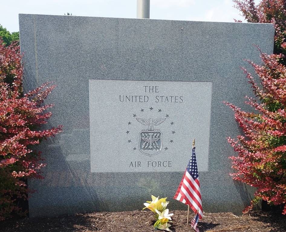 STAR COUNTY VETERANS MEMORIAL STONE E