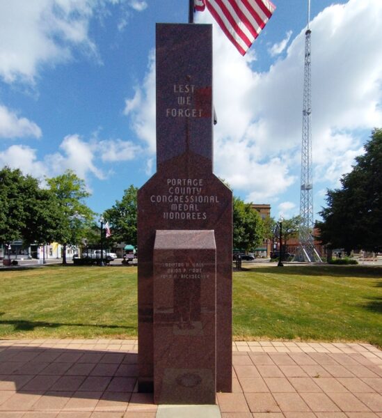 PORTAGE COUNTY CONGRESSIONAL MEDAL HONOREES MEMORIAL CLOSE-UP