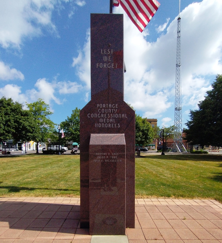 PORTAGE COUNTY CONGRESSIONAL MEDAL HONOREES MEMORIAL CLOSE-UP