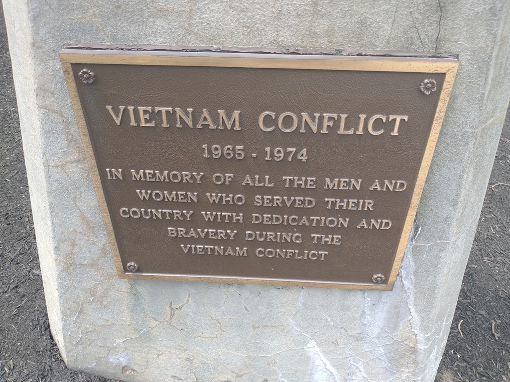 ELYRIA VIETNAM CONFLICT MEMORIAL PLAQUE