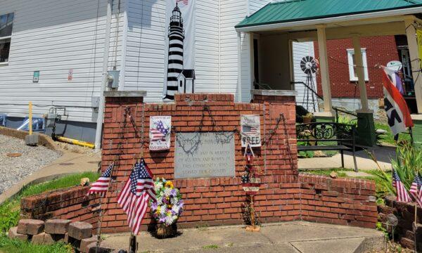 VESTABURG HONOR ROLL MEMORIAL