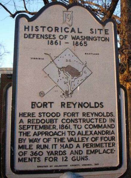 FORT REYNOLDS WAR MEMORIAL MARKER