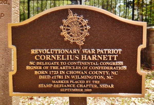REVOLUTIONARY WAR PATRIOT CORNELIUS HARNET MEMORIAL PLAQUE