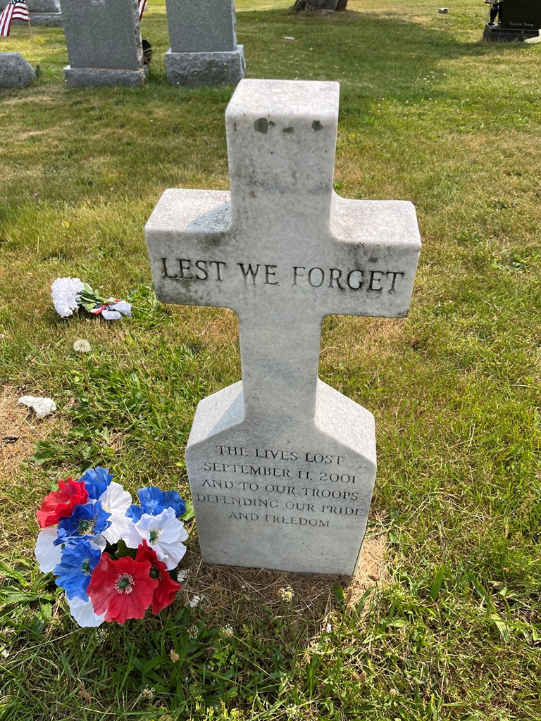 PELHAM CEMETERY LEST WE FORGET MEMORIAL CROSS