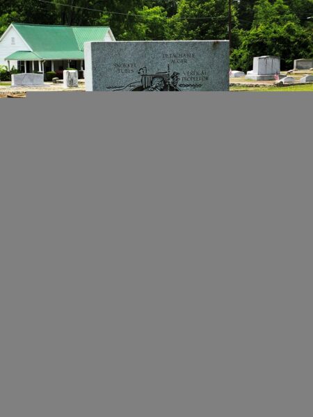 CAPT. DAVID BUSHNELL REVOLUTIONARY WAR MEMORIAL BACK