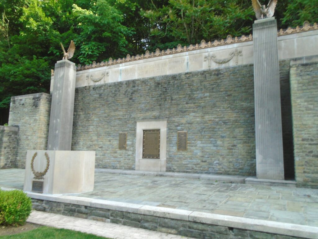 ALLEGHENY CEMETERY VETERANS MEMORIAL PLAZA