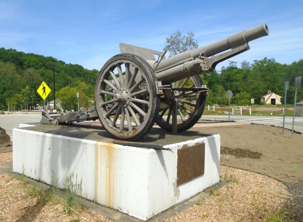 ONE HUNDRED AND SEVENTY-SIXTH FIELD ARTILLERY MEMORIAL