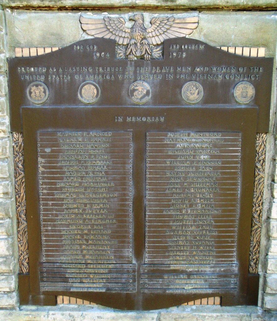 COMMUNITY OF BROUGHTON WAR VETERANS MEMORIAL PLAQUE C