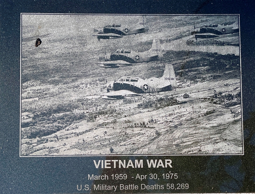 BAYVIEW PARK VIETNAM WAR MEMORIAL PLAQUE