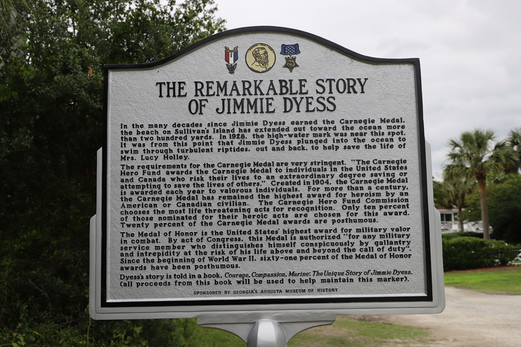 THE VALOR OF JIMMIE DYESS MEDAL OF HONOR WAR MEMORIAL MARKER BACK