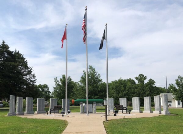PEA RIDGE WAR VETERANS MEMORIAL
