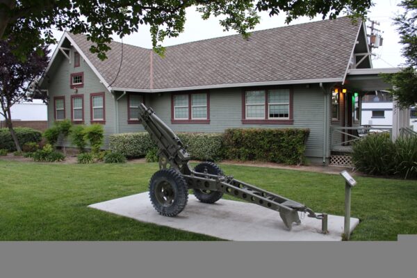 75MM HOWITZER WAR MEMORIAL
