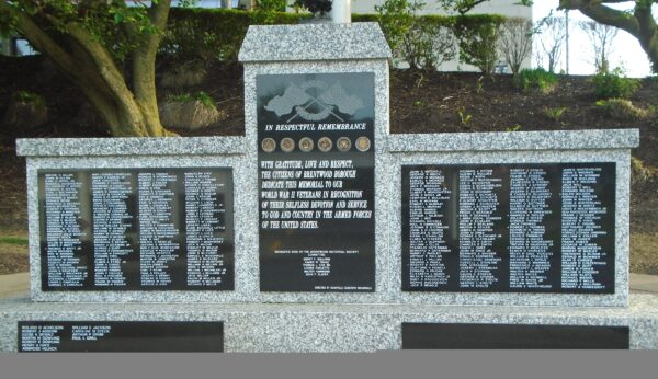 IN RESPECTFUL REMEMBRANCE TO OUR WORLD WAR II VETERANS MEMORIAL