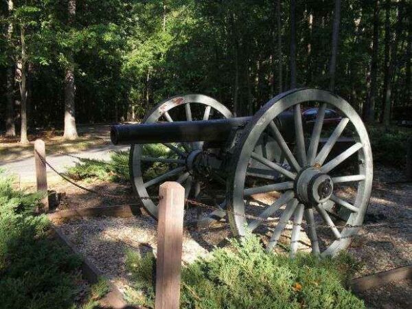 TEN POUND PARROTT RIFLE AND LIMBER MEMORIAL