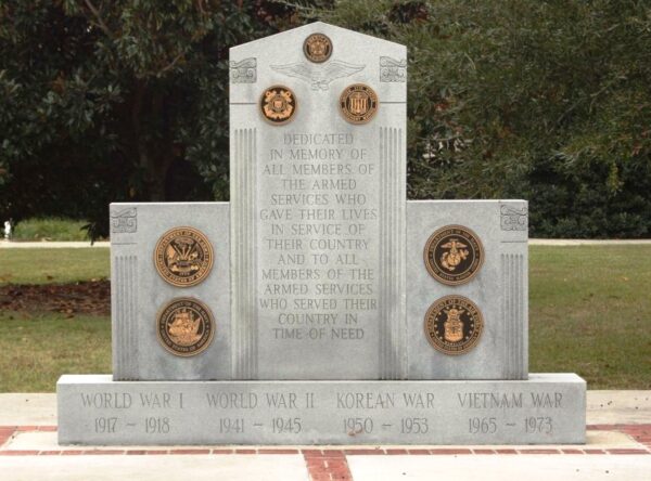 CLARENDON COUNTY WAR VETERANS MEMORIAL