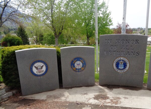 ALPINE, UT VETERANS MEMORIAL LEFT STONES