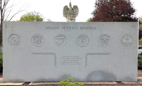 HOLIDAY VETERANS MEMORIAL