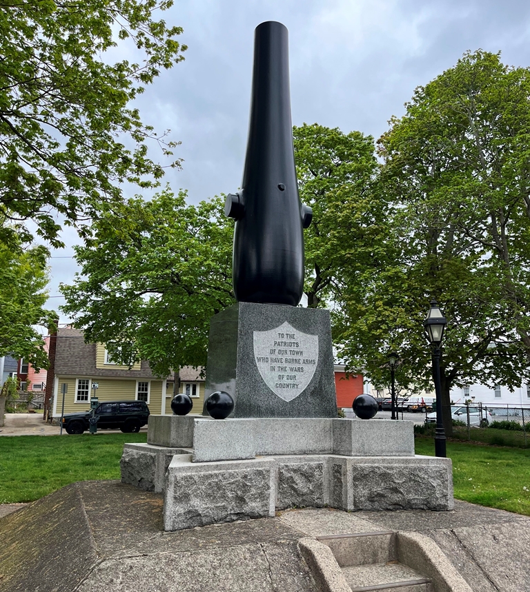 TOWN OF WARREN WAR VETERANS MEMORIAL
