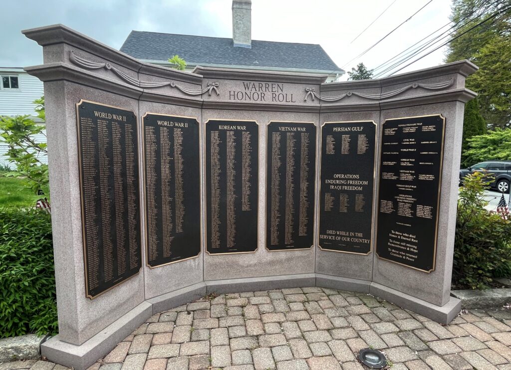 TOWN OF WARREN HONOR ROLL WAR MEMORIAL SECTION B