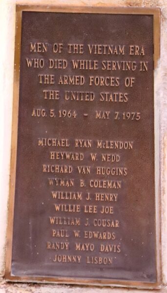 BISHOPVILLE VIETNAM SUPREME SACRIFICE MEMORIAL FLAGPOLE PLAQUE