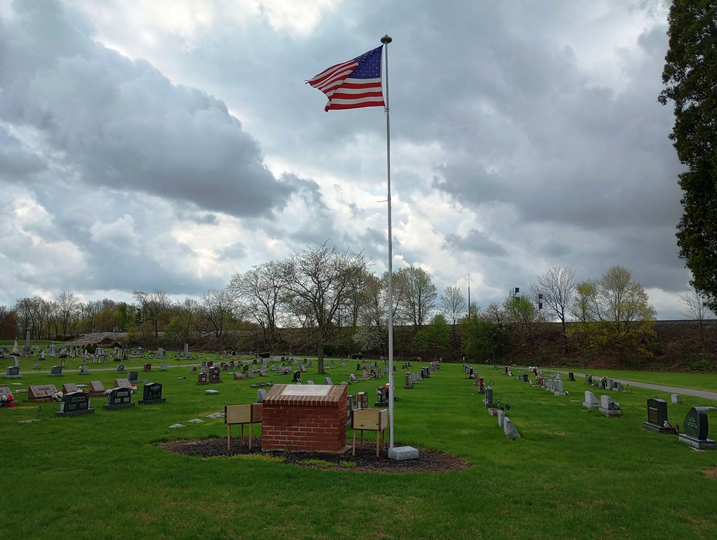 WADE BENFER POST NO. 404 VETERANS MEMORIAL FLAGPOLE