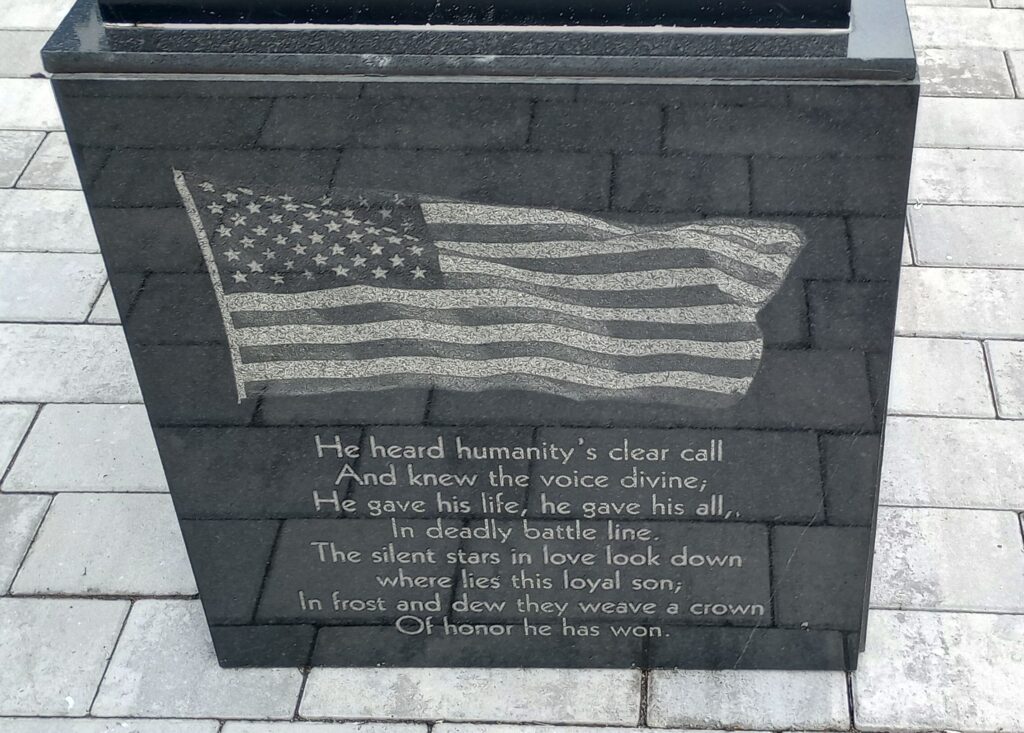 THE FALLEN BUT NOT FORGOTTEN WAR MEMORIAL BATTLEFIELD CROSS BACK