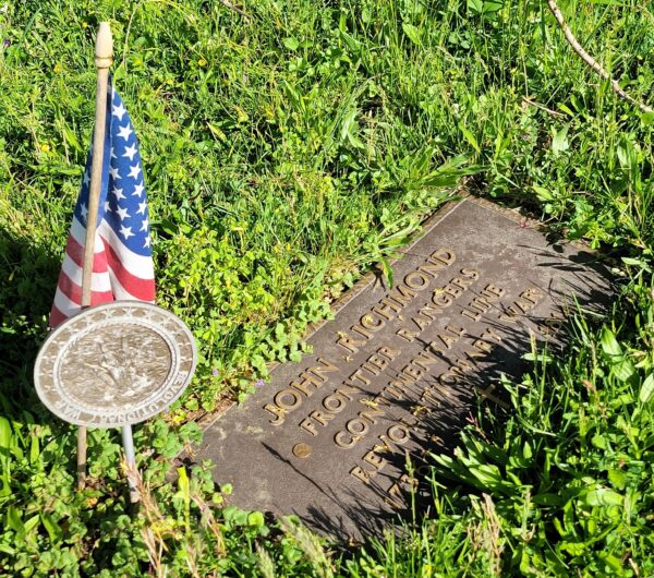 JOHN RICHMOND REVOLUTIONARY WAR MEMORIAL CEMETERY STONE
