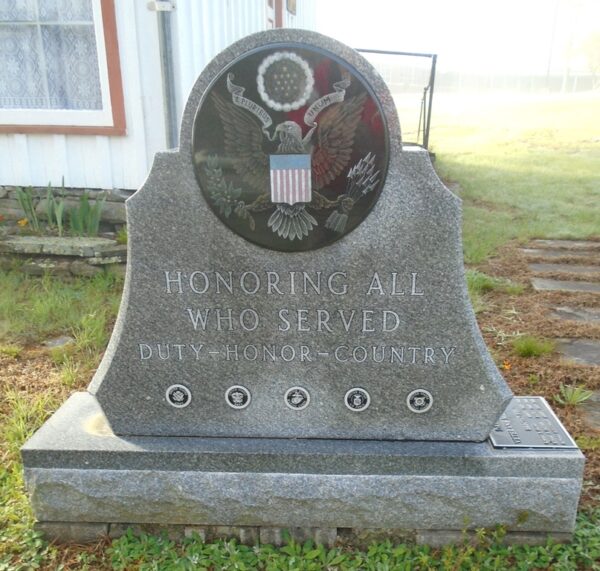 DAMASCUS VETERANS MEMORIAL CLOSE-UP