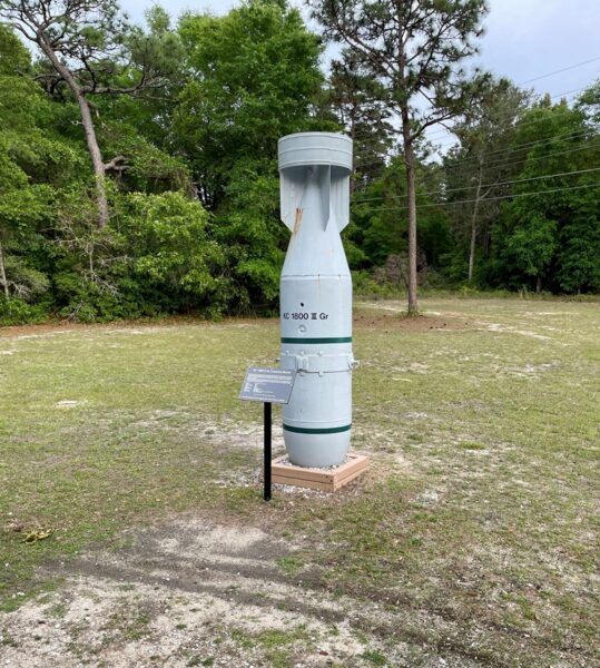 KC 1800 II GR CHEMICAL BOMB MEMORIAL