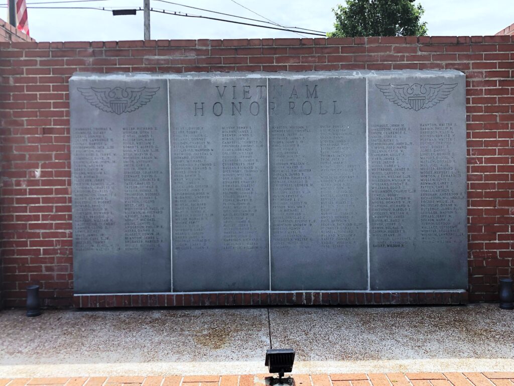 MEPHIS VIETNAM HONOR ROLL MEMORIAL