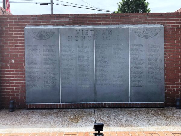 MEPHIS VIETNAM HONOR ROLL MEMORIAL