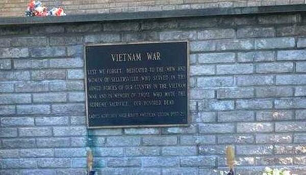 SELLERSVILLE VIETNAM WAR MEMORIAL PLAQUE