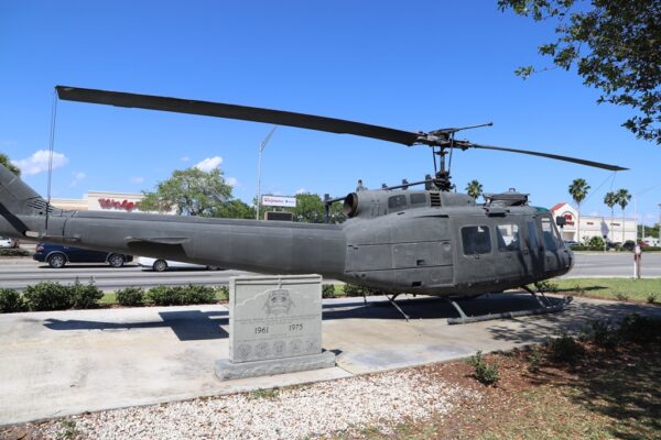 VIETNAM HELICOPTER PILOTS AND CREWMEMBERS MEMORIAL